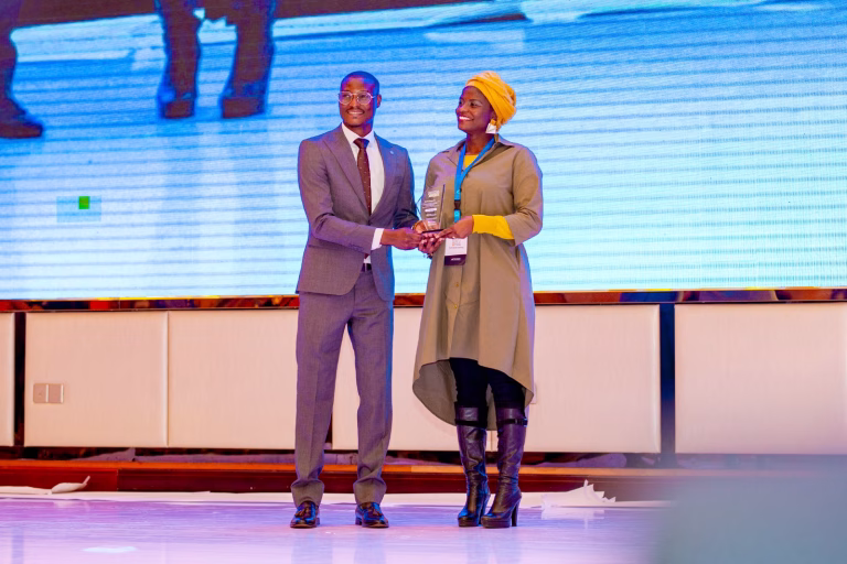 Directora de Marketing da MultiChoice Moçambique é distinguida com o prémio Melhor Profissional  de Comunicação