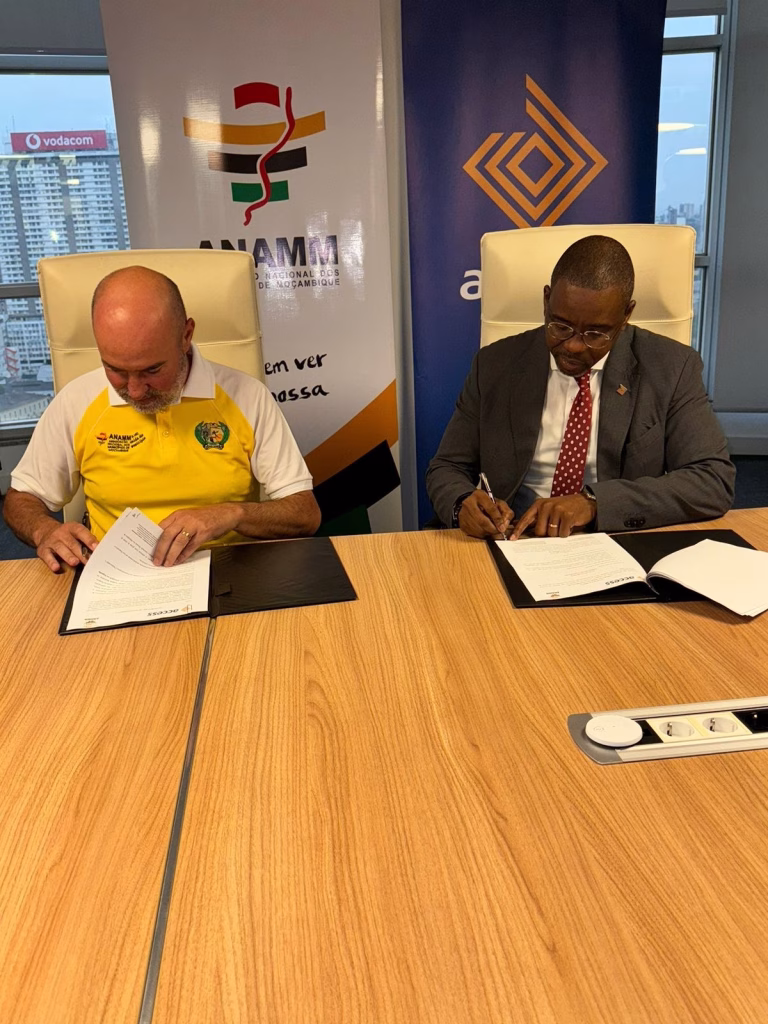 ACCESS BANK ASSINA MEMORANDO COM A ASSOCIAÇÃO DE MUNICÍPIOS PARA FINANCIAMENTO DE PROJECTOS DE DESENVOLVIMENTO