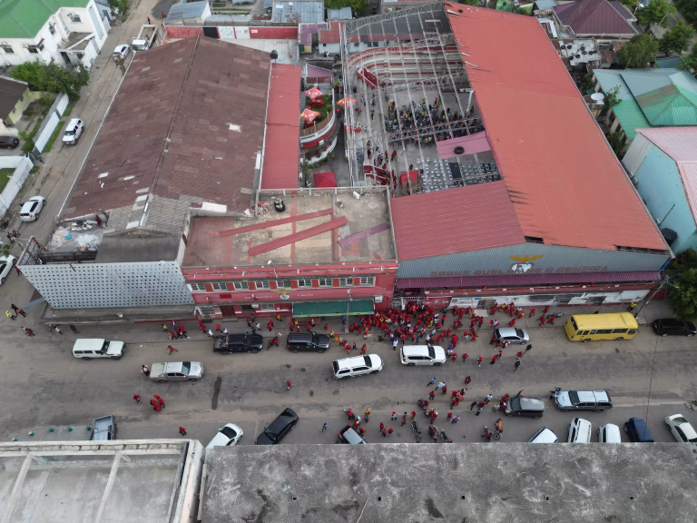 Frelimo desiste de marchar e é encurralada pelos manifestantes em Quelimane